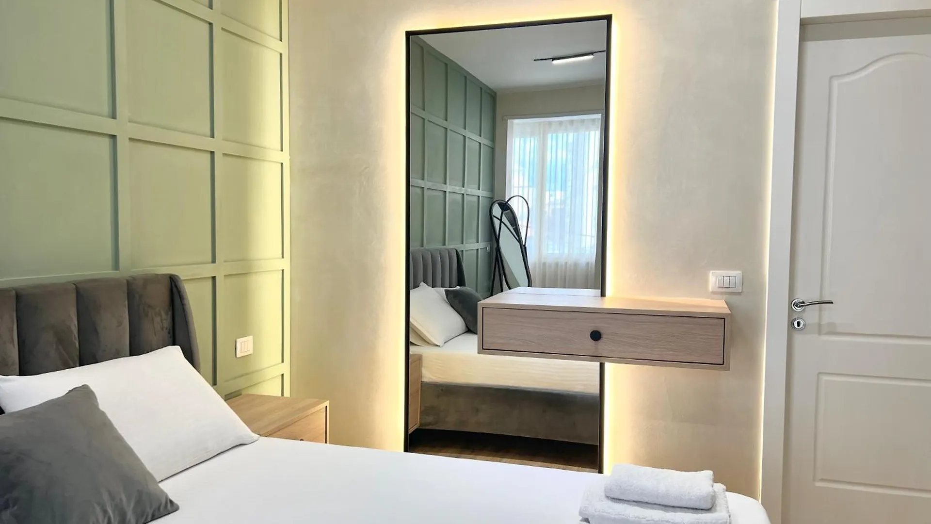 Syncron Apartments In The Center Of Tirana