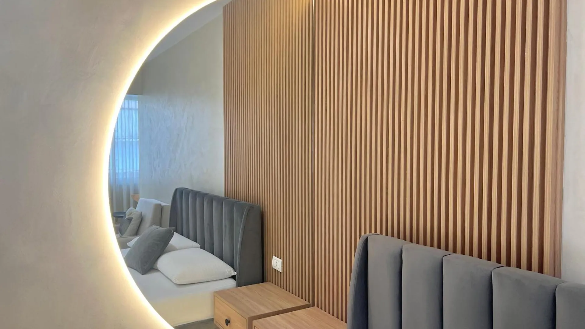 Syncron Apartments In The Center Of Tirana 0*,
